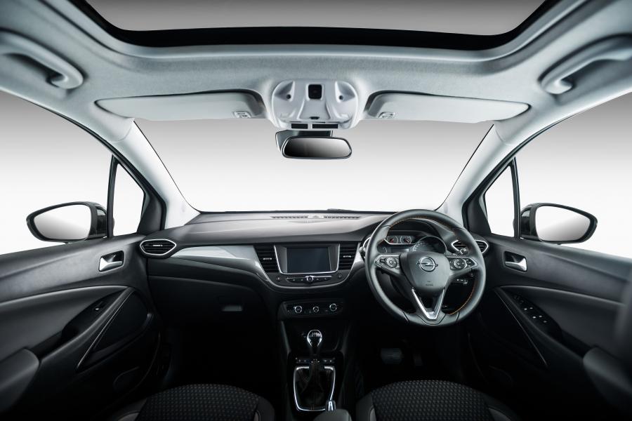 Торпедо Opel Crossland X 2017 года  (ZA) (фото 14 из 22)